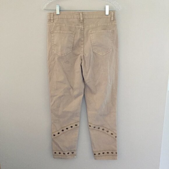 COCO Y Club Beige Capris - Picture 3 of 7
